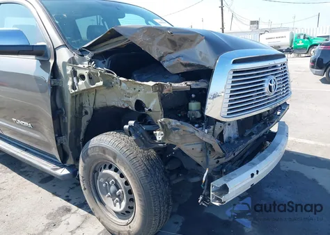 2013 Toyota Tundra Limited 5.7L V8 z USA, uszkodzony, nr VIN 5TFHY5F14DX313994